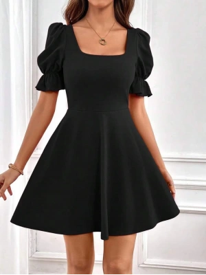 Kadın Kısa Kollu Kare Yakalı Kiloş Ithal Krep Elbise