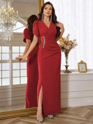 Kadın Kısa Kollu Kruvaze Yakalı Belden çiçek Aksesuarlı Yırtmaçlı Ithal Krep Elbise