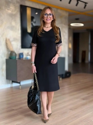 Kadın Kısa Kollu V Yakalı Midi Viskon Iki Iplik Elbise