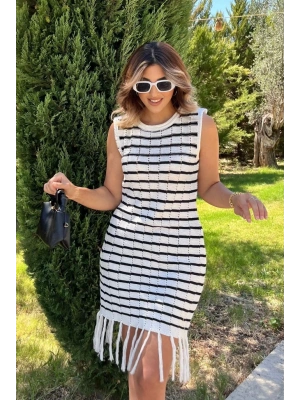 Kadın Kolsuz V Yaka Eteği Püsküllü çizgi Desen Triko Elbise