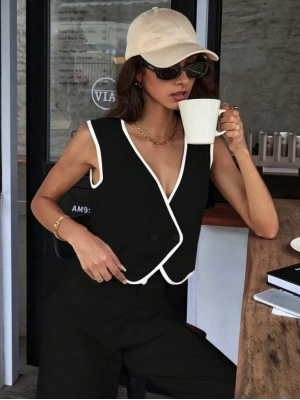 Kadın Kolsuz V Yakalı Düğmeli Ithal Krep Yelek Ve Pantolon Ikili Takım