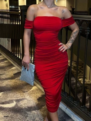 Kadın Madonna Yaka andy Kumaş Büzgü Detay Midi Boy Elbise