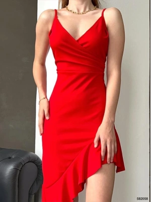 Kadın Omuz Askılı Kruvaze Yaka Asimetrik Kesim Volan Detaylı Elbise