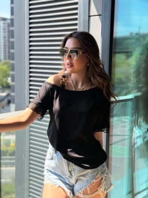 Kadın Tek Omuzu Askılı Kısa Kollu Toka Detaylı Dantelli Viskon Bluz