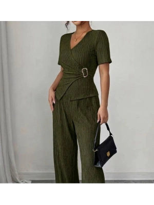 Kadın Toka Detaylı Kruvaze Takım