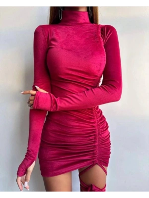 Kadın Uzun Kollu Balıkçı Yaka Büzgü Ve Gül Detay Kadife Kumaş Mini Elbise