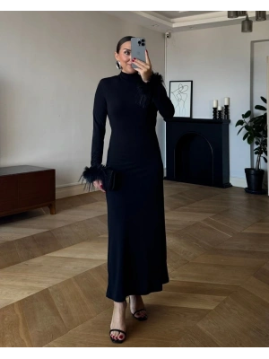 Kadın Uzun Kollu Balıkçı Yaka Kol Ağzı Tüy Detaylı Uzun Krep Elbise