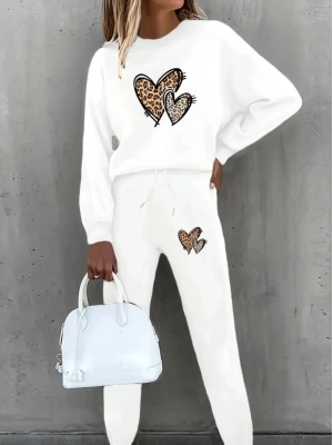 Kadın Uzun Kollu Bisiklet Yaka Kalp Desenli şardonlu üç Iplik Bluz Ve Pantolon Ikili Takım