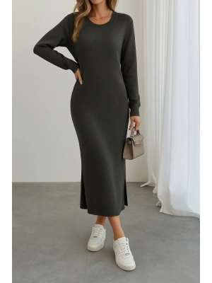 Kadın Uzun Kollu Bisiklet Yaka Yırtmaç Detay Triko Midi Boy Elbise