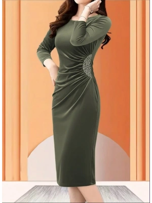 Kadın Uzun Kollu Bot Yaka Yanı Taş Detaylı Midi Kadife Elbise