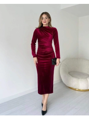 Kadın Uzun Kollu Büzgü Detay Kadife Kumaş Midi Boy Elbise