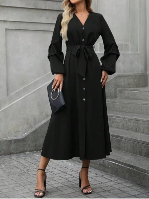 Kadın Uzun Kollu Derin V Yakalı Belden Kuşaklı önden Düğmeli Janjan Krep Elbise