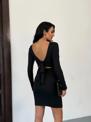 Kadın Uzun Kollu ırt Dekoltesi Ve Fiyonk Detay ini Elbise