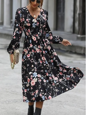 Kadın Uzun Kollu Kruvaze Yaka Beli Lastikli Yandan Yırtmaçlı Desenli Dalgıç Elbise