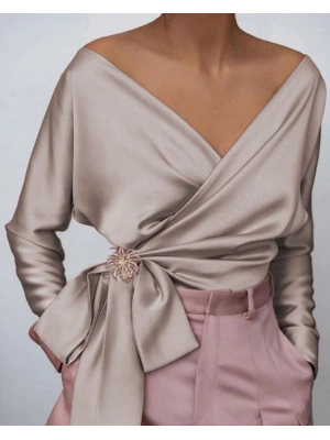 Kadın Uzun Kollu Kruvaze Yaka Toka Detay Bluz