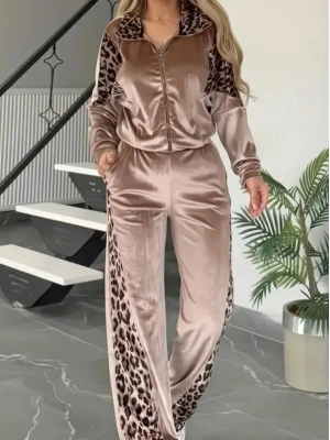 Kadın Uzun Kollu önden Fermuarlı Leopar Detaylı Kadife Bal Köpüğü Bluz Ve Pantolon Ikili Takım