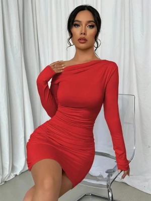 Kadın Uzun Kollu Tek Omuzu Açık Yanlardan Büzgülü Kısa Sandy Elbise