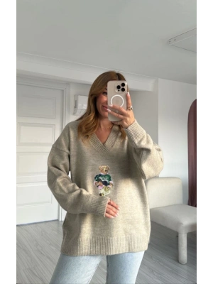 Kadın Uzun Kollu V Yaka Efsane Yumoş Kumaş Ayıcık Baskılı Kazak