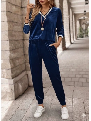 Kadın Uzun Kollu V Yaka Kadife Bluz Ve Pantolon Ikili Takım