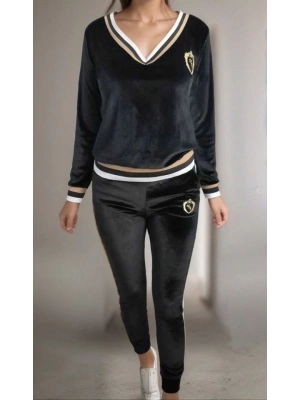 Kadın Uzun Kollu V Yaka Yakası Ve Kol Ağzı şerit Detay Armalı Kadife Takım