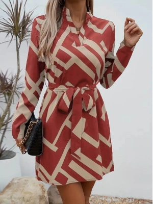 Kadın Uzun Kollu V Yakalı Desenli Belinde Kuşaklı Dalgıç Elbise