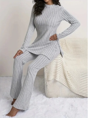 Kadın Uzun Kollu Yuvarlak Yaka Yandan Yırtmaç Detaylı şardonlu Kaşkorse Bluz Ve Pantolon Ikili Takım