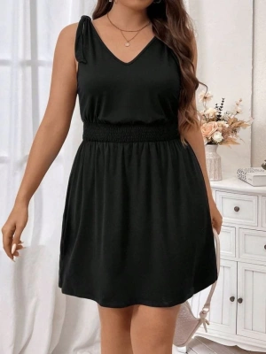 Kadın V Yakalı Belinde Gipe Detay Krep Elbise