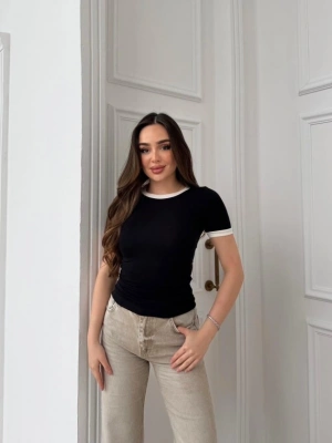 Kadın Yaka Ve Kolda Garni Detay Bluz