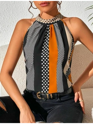 Kadın Yarım Balıkçı Yaka Kolsuz Mikro Bluz