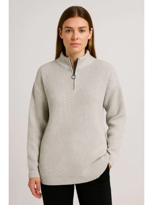 KADIN Yarım Fermuarlı Triko Kazak – Selanik Örgü, Dik Yaka, Pamuklu Dokuma, Oversize Uzun Kollu Kışlık Model  Gri