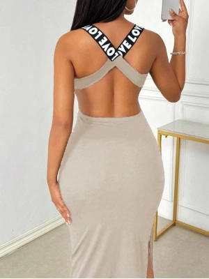 Kadın Yuvarlak Yaka Sırttan çapraz şerit Love Detaylı Yırtmaçlı Viskon Elbise