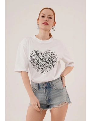Kalp Baskılı Crop Beyaz Tişört