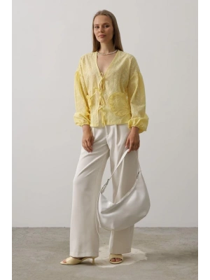 Kalp Detaylı Bağlamalı Brode Bluz  arı