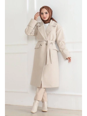Kaşe Kaban – Uzun Boy Kruvaze Yaka Kuşaklı Tesettür Kaşe Kışlık Kaban, Astarlı Şık Yünlü Dokuma Oversize Rahat Kalıp Cepli Düğmeli odern Kap odeli  Bej
