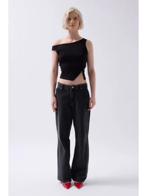 Kayık Yaka Yırtmaç Detay Bluz