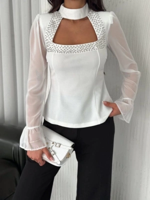 Kolları Şifon Göğüste İnci Boncuk Detaylı Bluz  Beyaz