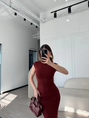 Kolsuz Uzun Likralı Elbise  Bordo