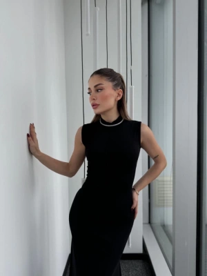 Kolsuz Yarım Bogazlı Uzun Elbise iyah