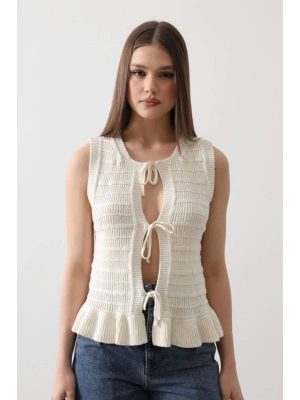 Önü Bağlamalı Yelek  Ekru