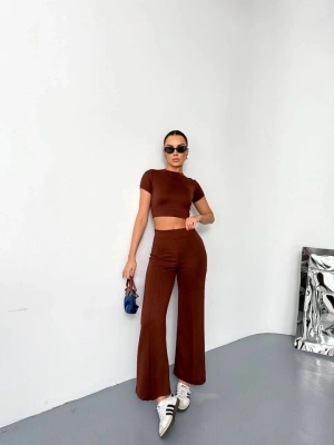 Osy odal Yumuşak Dokulu Kumaş Kısa Kollu Crop Alt Ispanyol Paça Pantalon Ikili Takım  Kahverengi