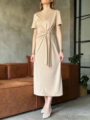 Osy odal Yumuşak Dokulu Kumaş Yandan Bağlamalı Elbise  Bej