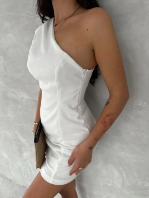 Tek Omuzlu Kolsuz Mini Boy Elbise  Beyaz