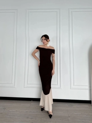 triptiz Omuzlu Uzun Elbise Kahve