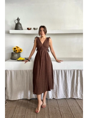 ÜSLİN ELBİSE OUZ BÜZGÜ DETAYLI V YAKA KOLSUZ ELBİSE  Kahverengi