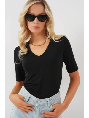 V Yaka Kısa Kol Basic Bluz 955  Siyah