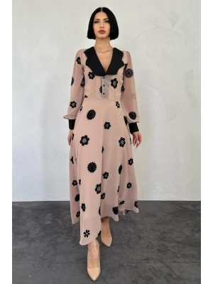 Vizon Yaka Nakışlı Elbise