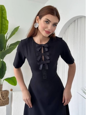 Wera Taşlı Fiyonk Detaylı Elbise