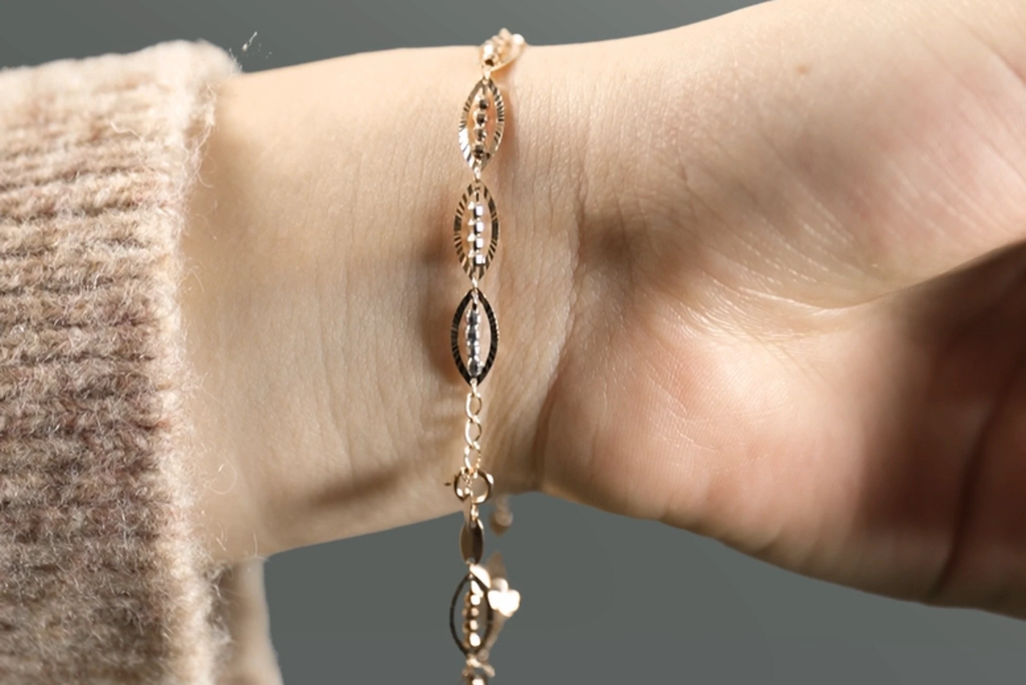 14 Ayar Modern Desenli Bileklik (20 cm)