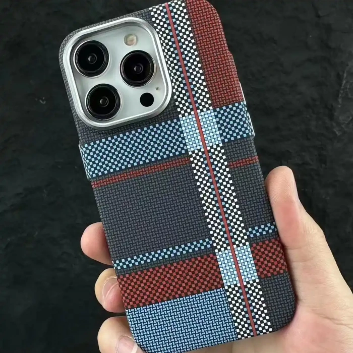 iPhone 15 Pro – Karbon Fiber Kılıf Magsafe Özellikli