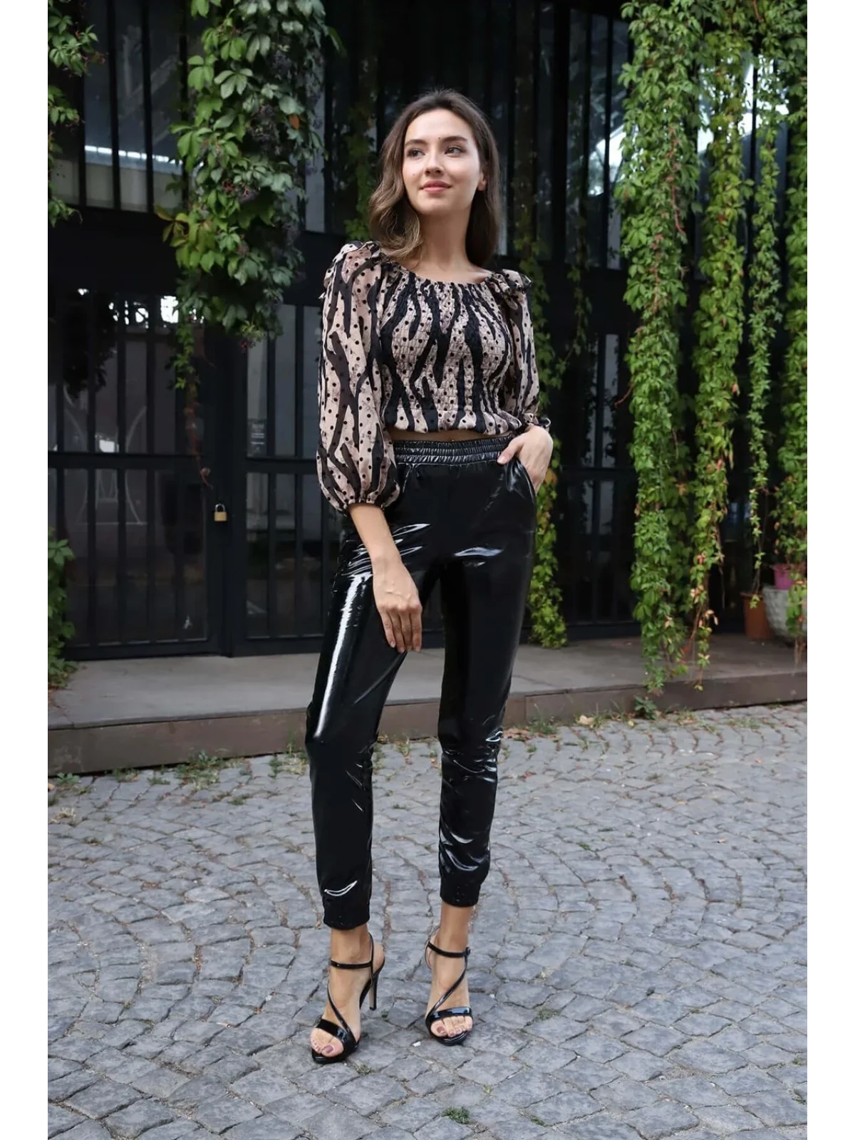 Madonna Yaka Crop Bluz - BEJ